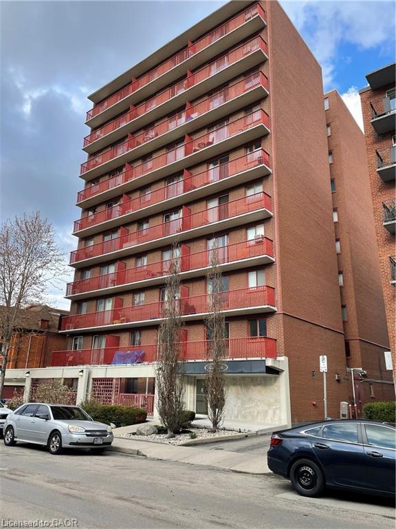 903-141 Catharine Street S Property Photo 1