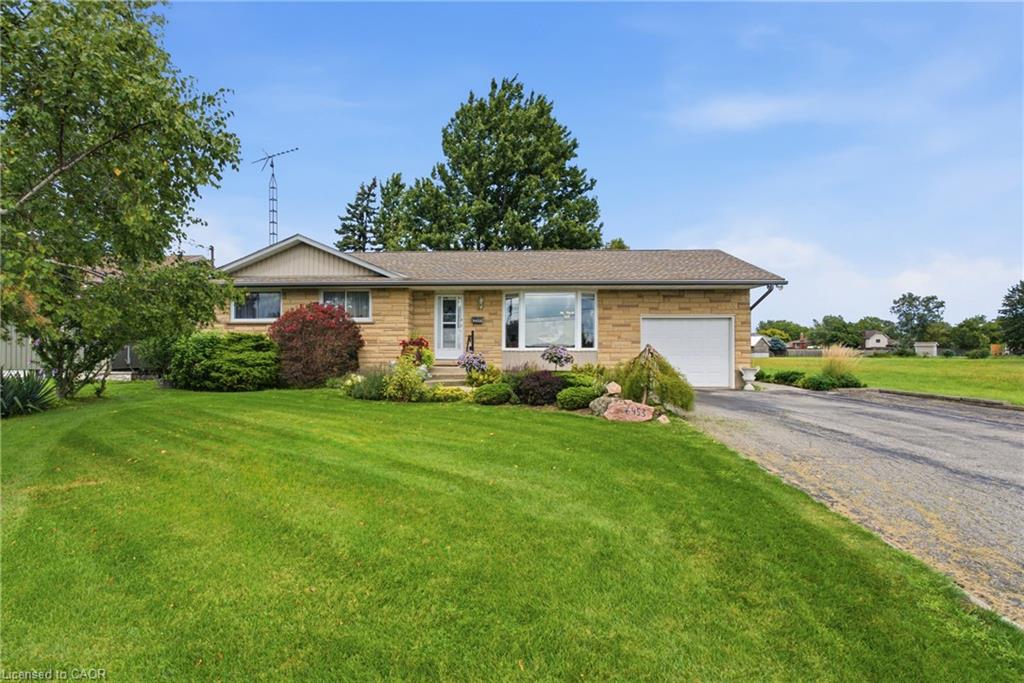 6453 Townline Road Property Photo 1