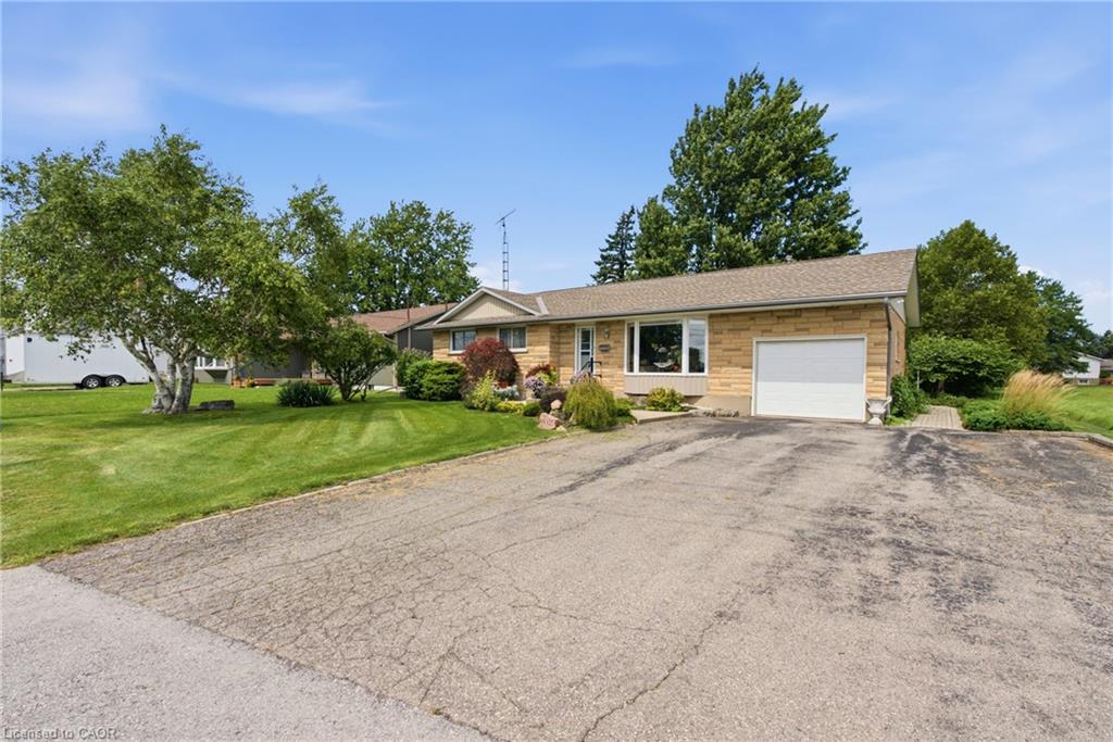 6453 Townline Road Property Photo 2