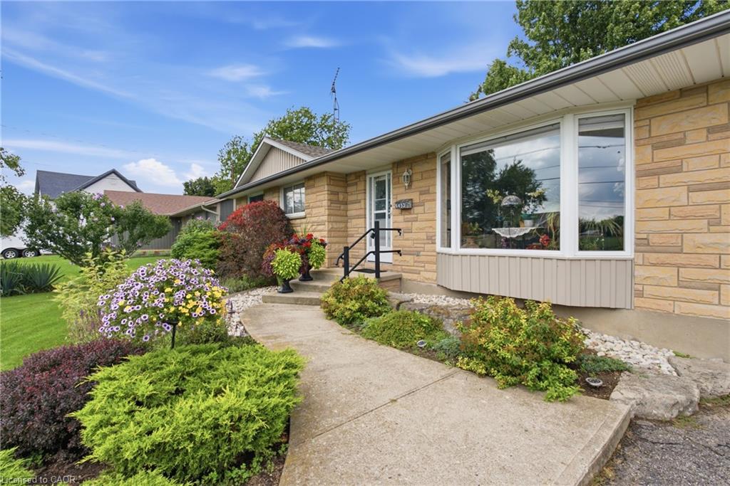 6453 Townline Road Property Photo 4