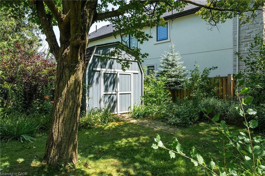 557 Trafford Crescent Property Photo 23