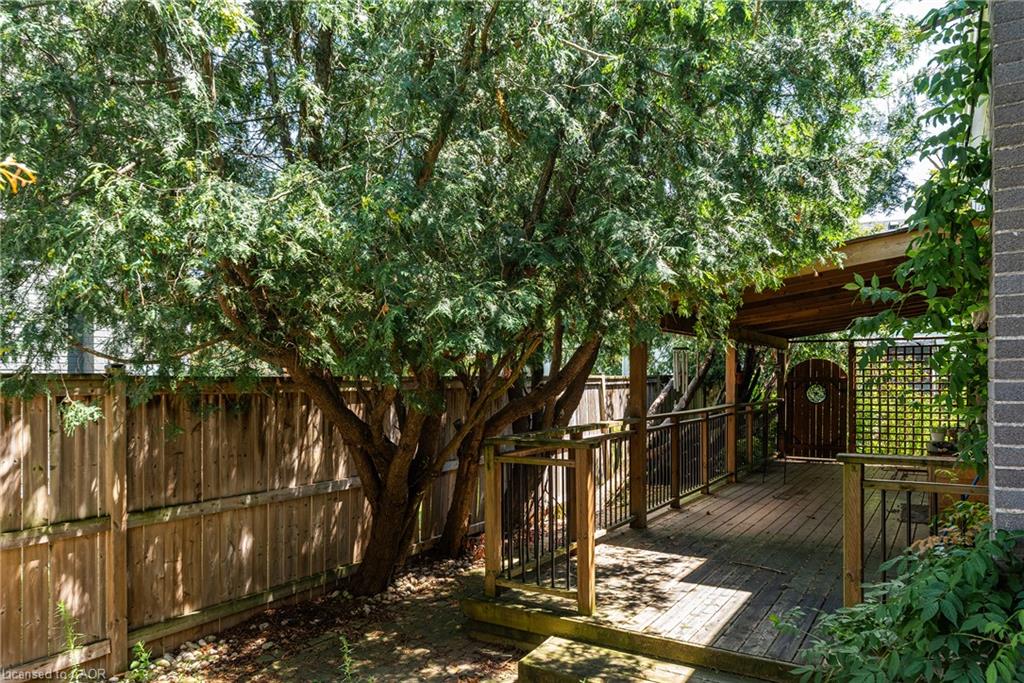 557 Trafford Crescent Property Photo 24