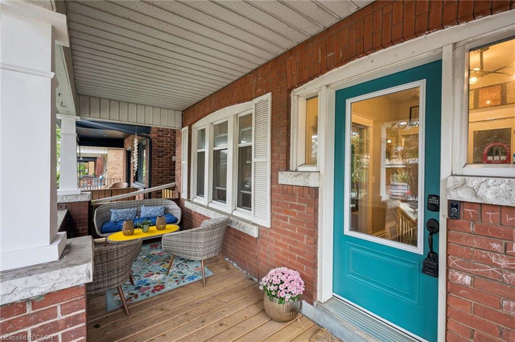 58 Balmoral Avenue N Property Photo 5