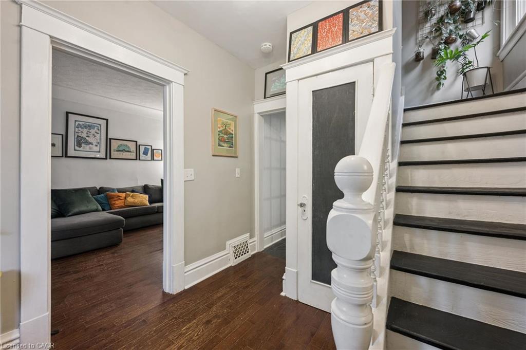 58 Balmoral Avenue N Property Photo 7