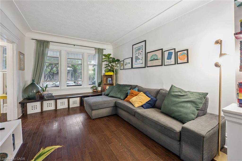 58 Balmoral Avenue N Property Photo 9