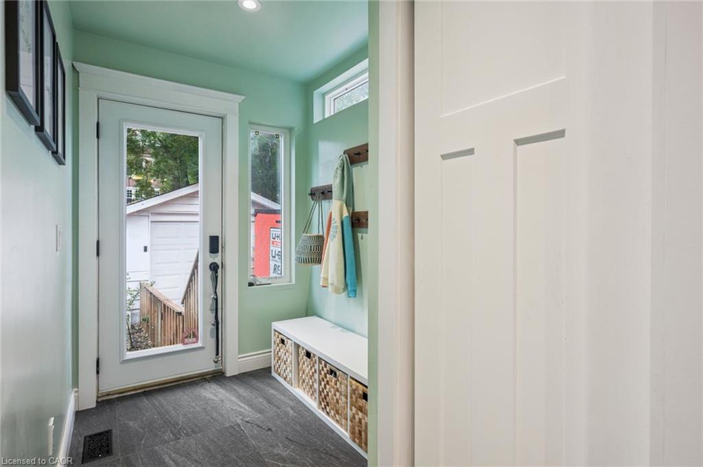 58 Balmoral Avenue N Property Photo 22