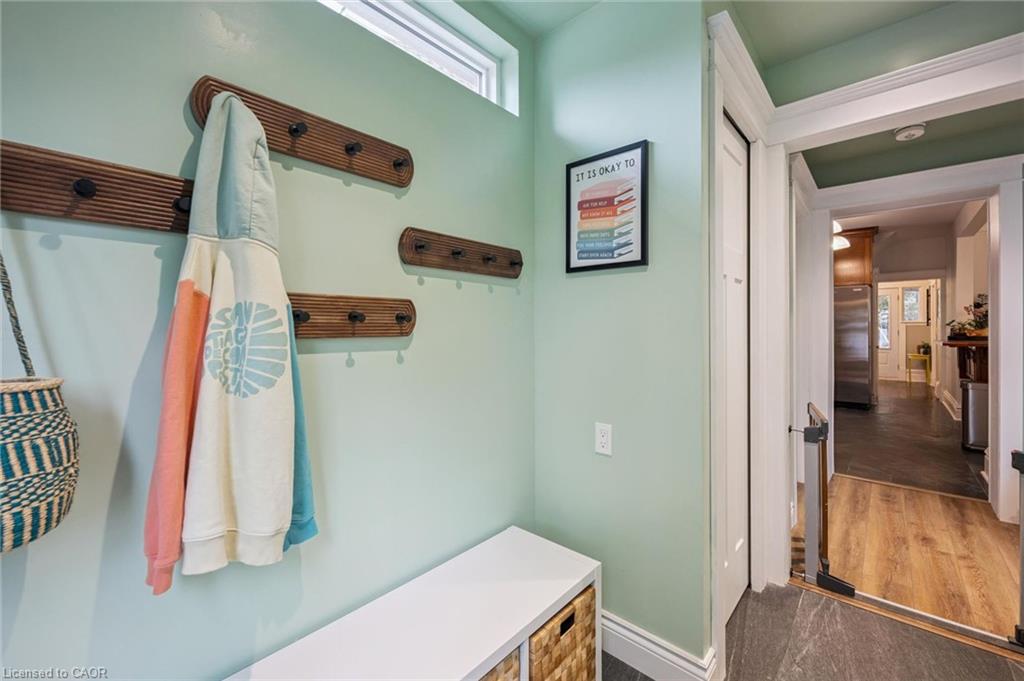 58 Balmoral Avenue N Property Photo 23