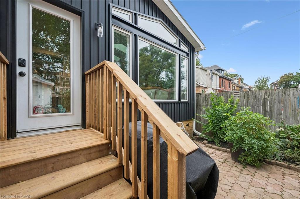 58 Balmoral Avenue N Property Photo 37