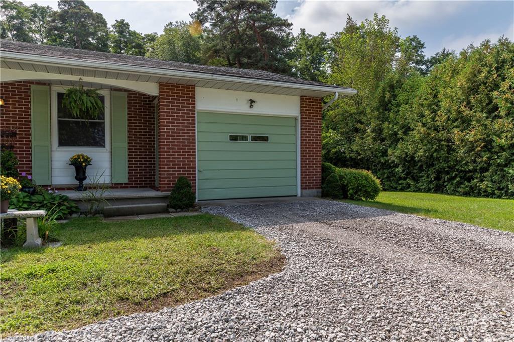 1064 Vittoria Road Property Photo 5