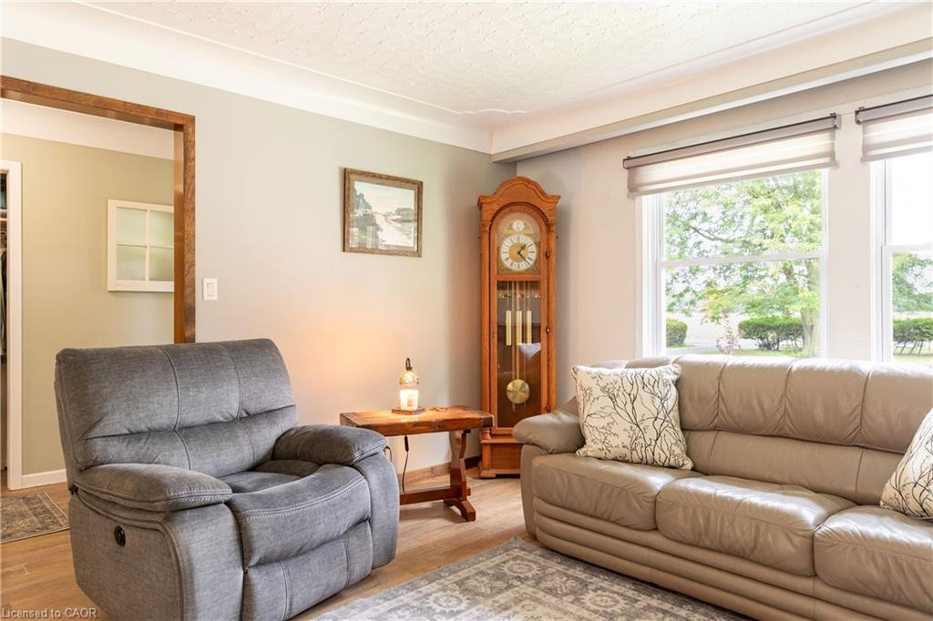 1064 Vittoria Road Property Photo 10