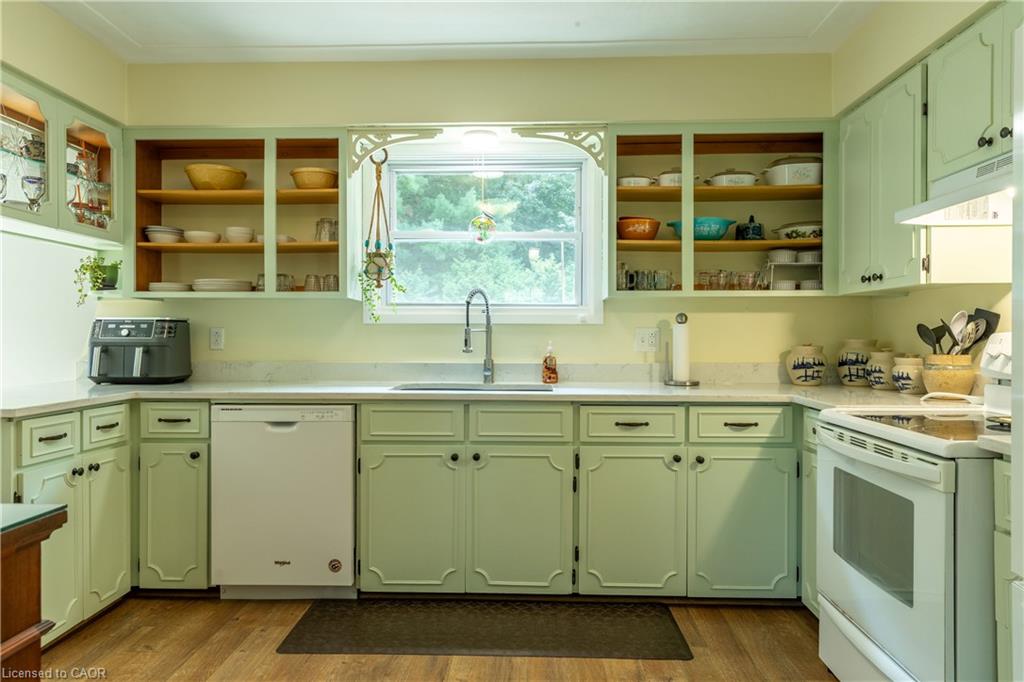 1064 Vittoria Road Property Photo 15