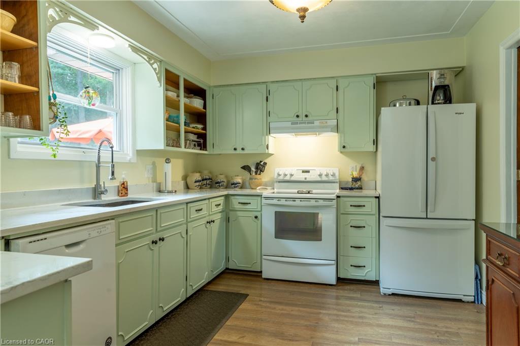 1064 Vittoria Road Property Photo 16