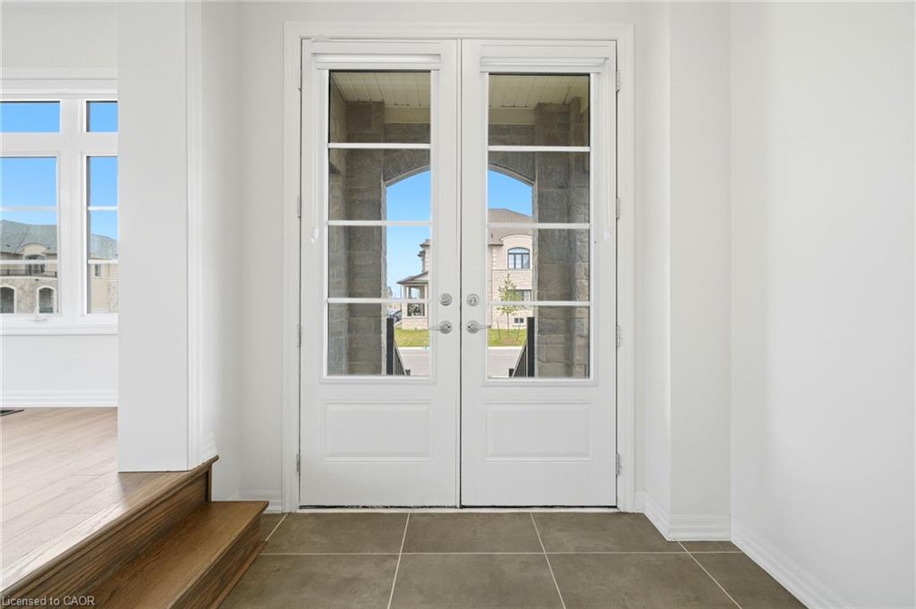 2 George Ellis Drive Property Photo 6