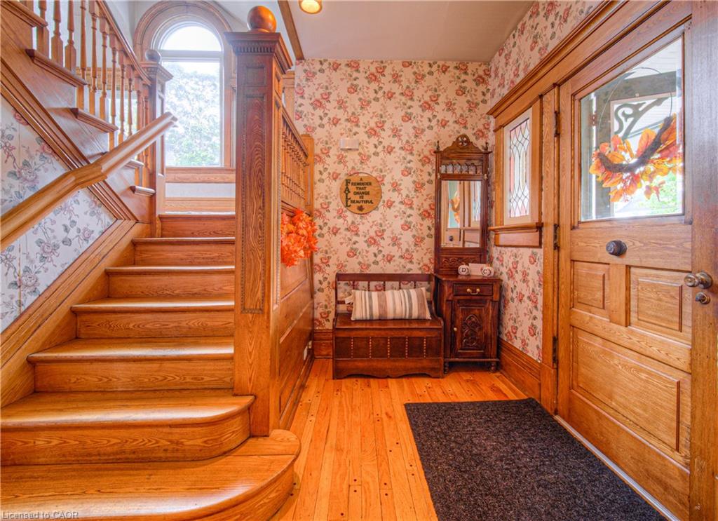 543 Queenston Road Property Photo 5