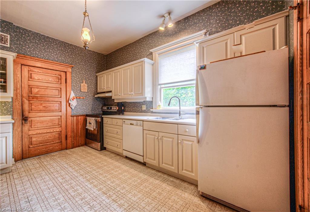 543 Queenston Road Property Photo 13