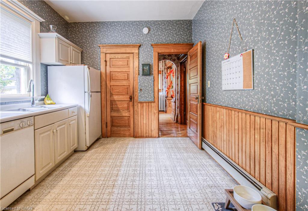 543 Queenston Road Property Photo 16