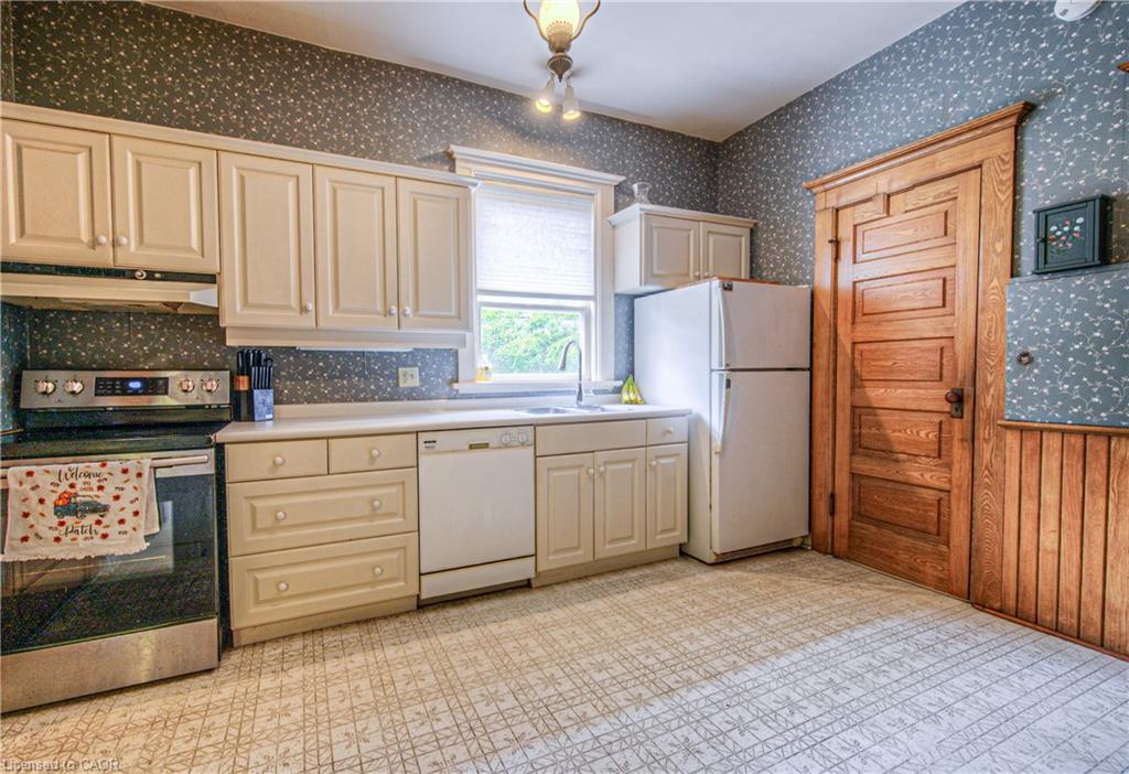 543 Queenston Road Property Photo 18