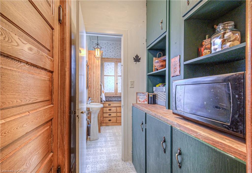 543 Queenston Road Property Photo 19