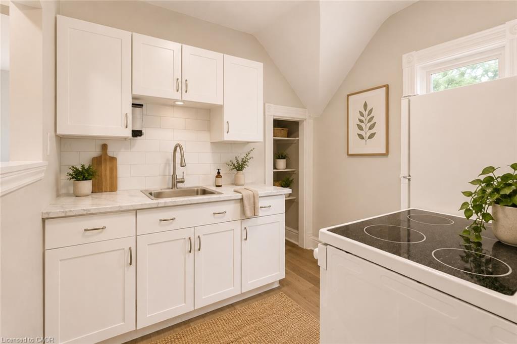 338 Hamilton Road Property Photo 9