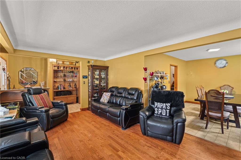 33 Meadowbrook Crescent Property Photo 9