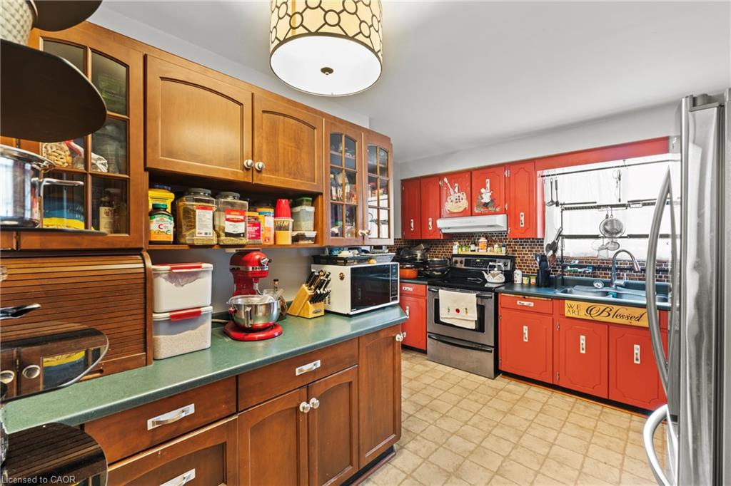 33 Meadowbrook Crescent Property Photo 11