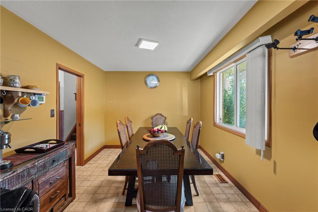 33 Meadowbrook Crescent Property Photo 13