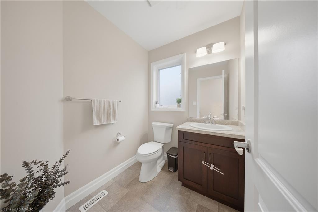 300 Hutton Street E Property Photo 7