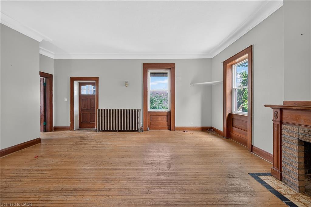 15 St David Street W Property Photo 11