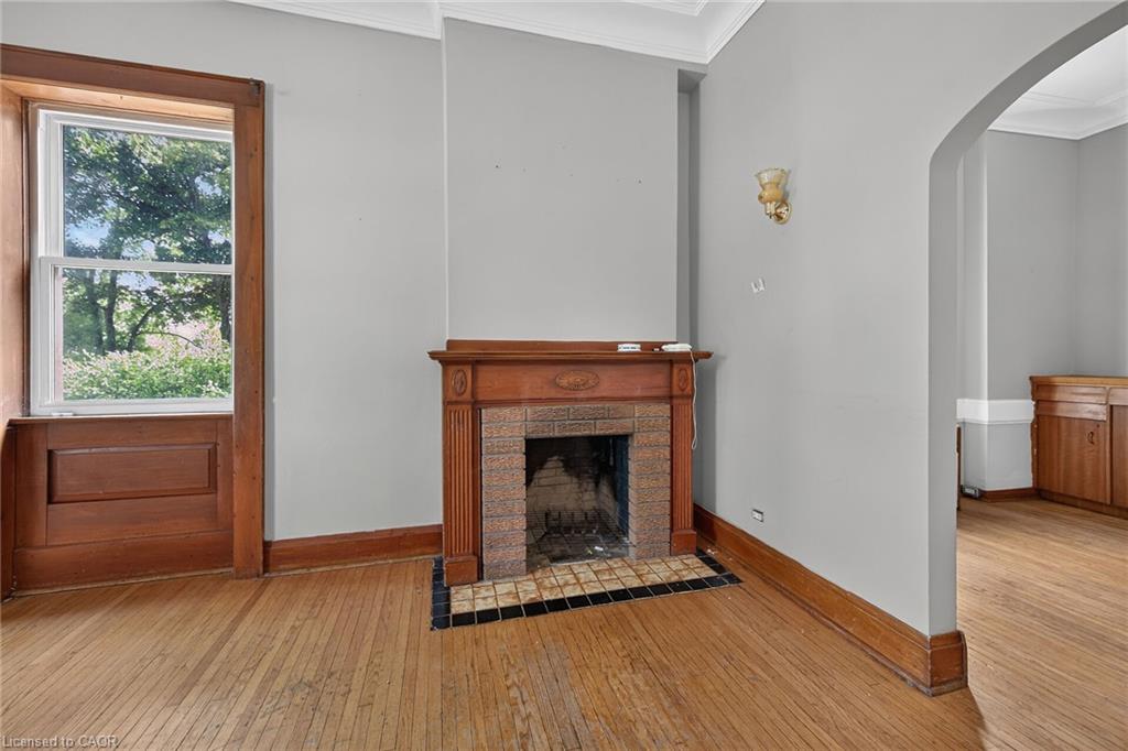 15 St David Street W Property Photo 13