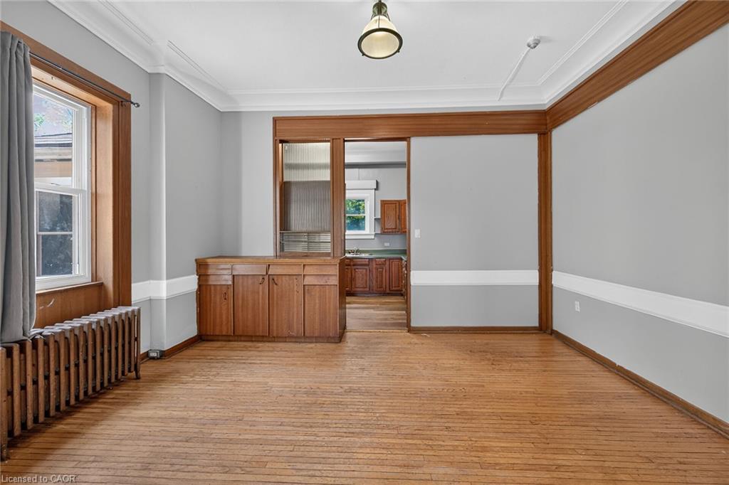 15 St David Street W Property Photo 14