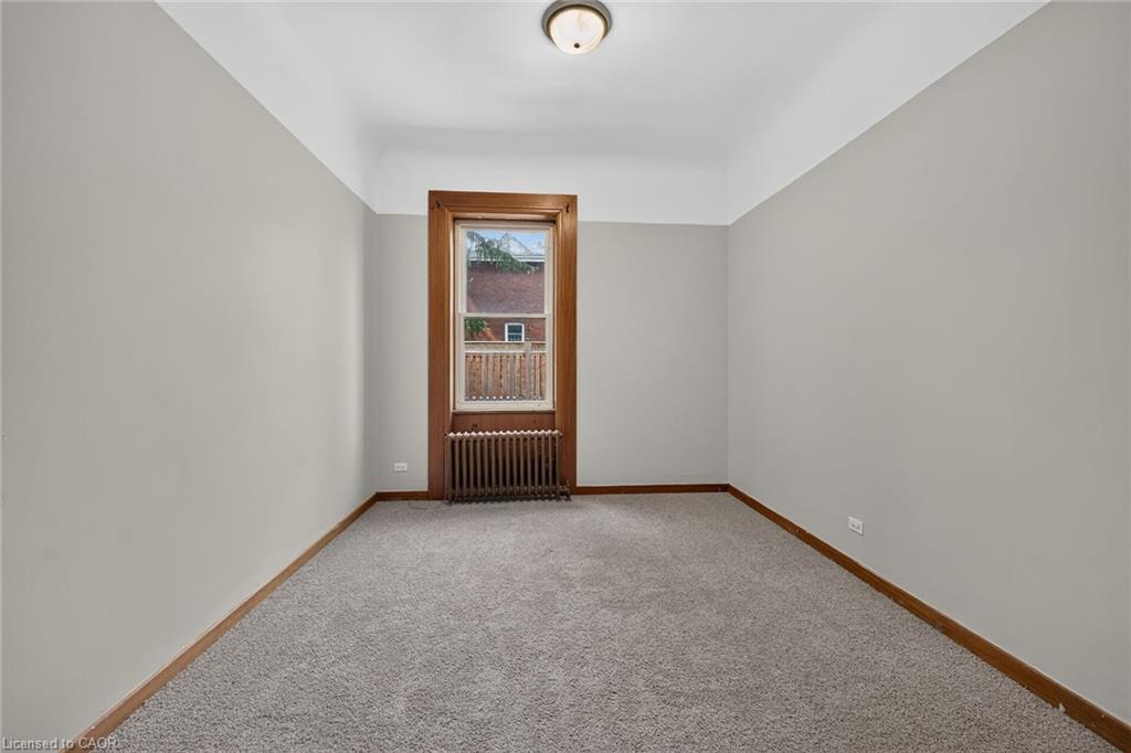 15 St David Street W Property Photo 22