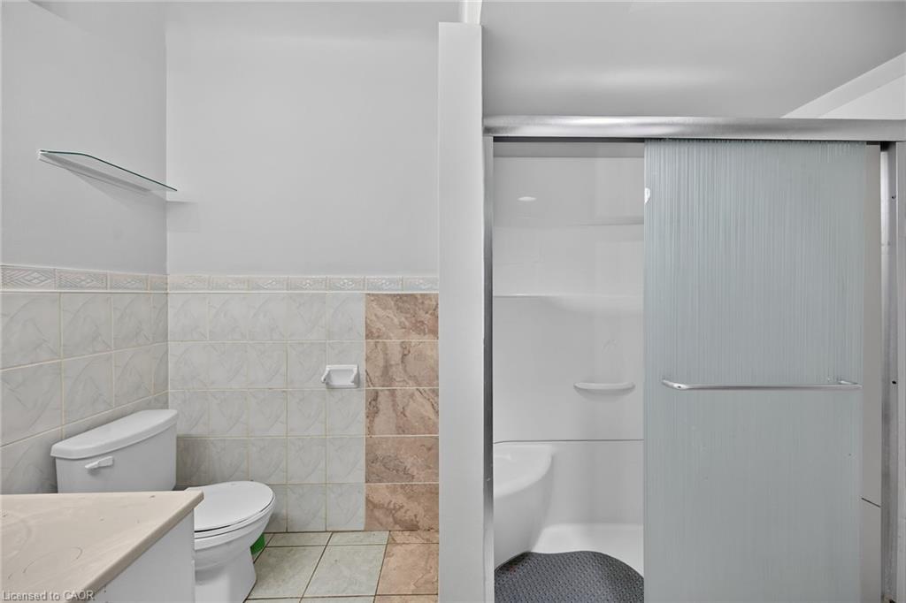 15 St David Street W Property Photo 25