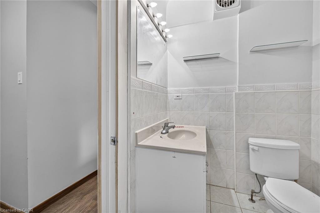 15 St David Street W Property Photo 26