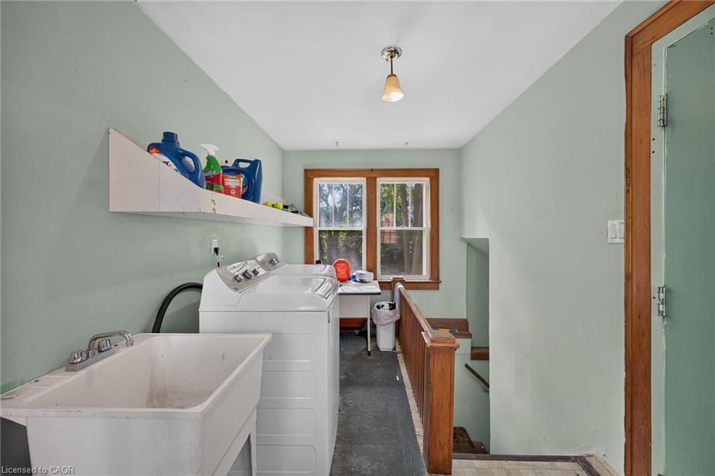 15 St David Street W Property Photo 27