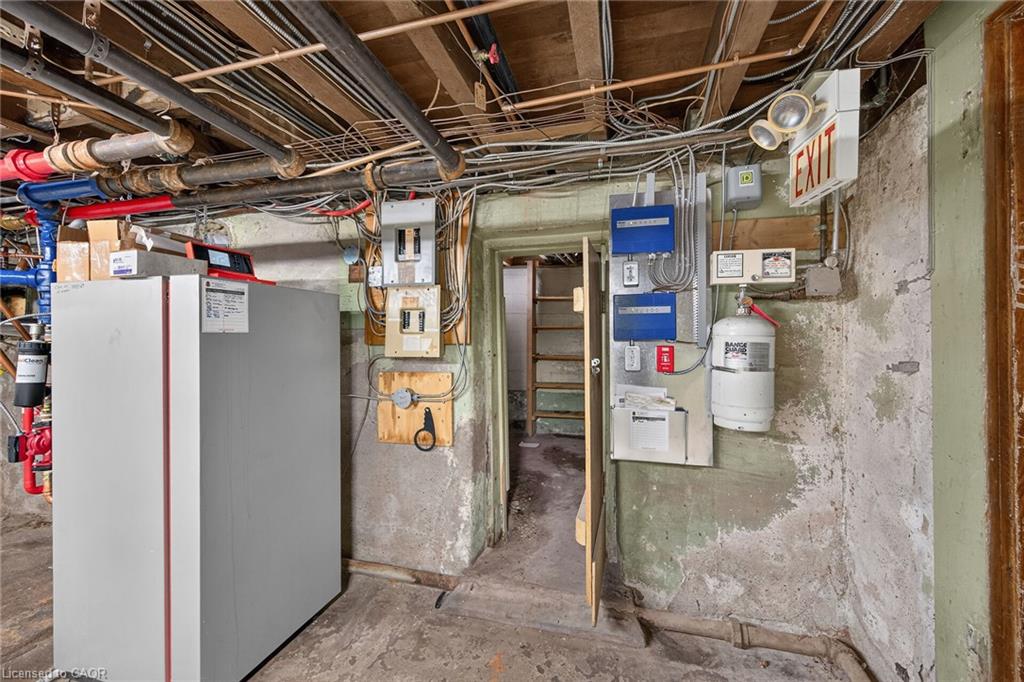 15 St David Street W Property Photo 30
