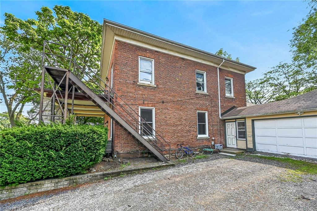 15 St David Street W Property Photo 35