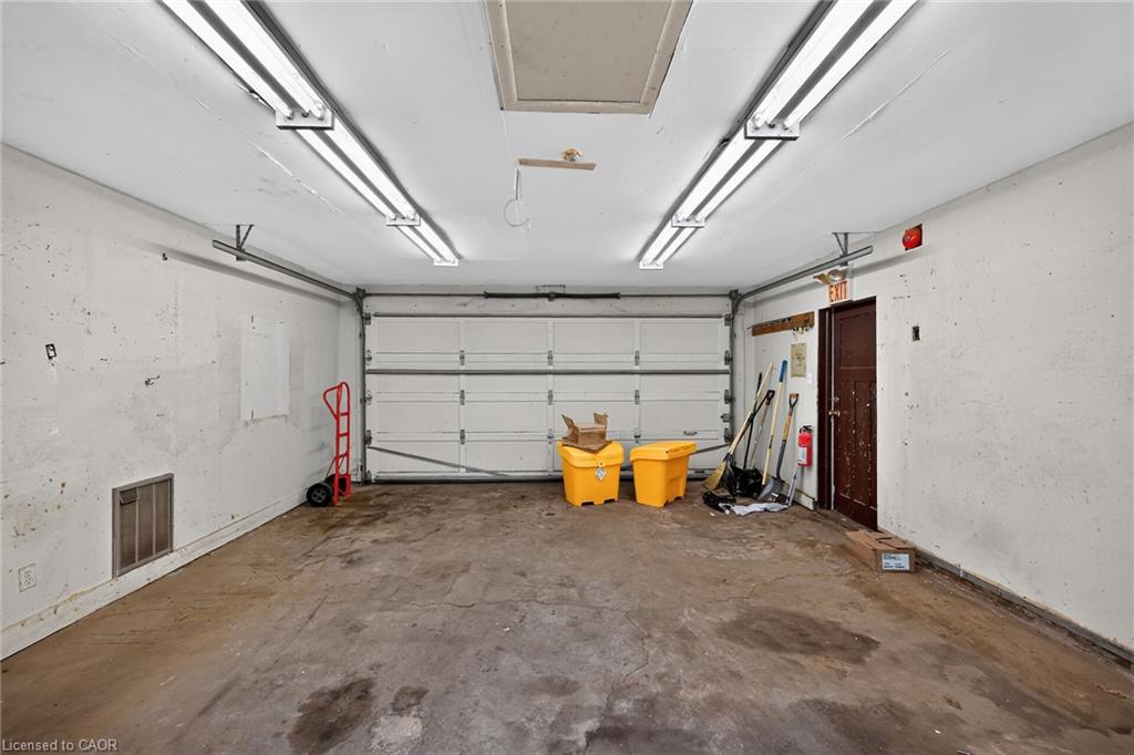 15 St David Street W Property Photo 37