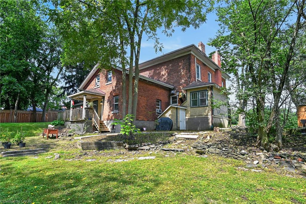 15 St David Street W Property Photo 42