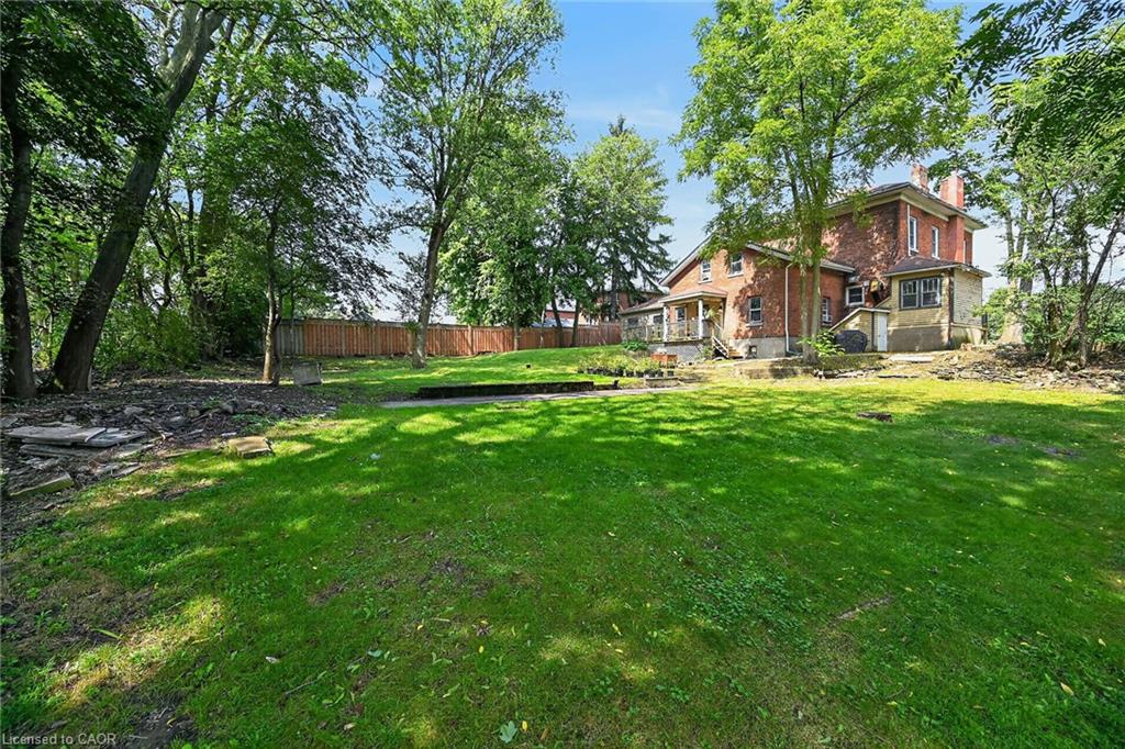 15 St David Street W Property Photo 43