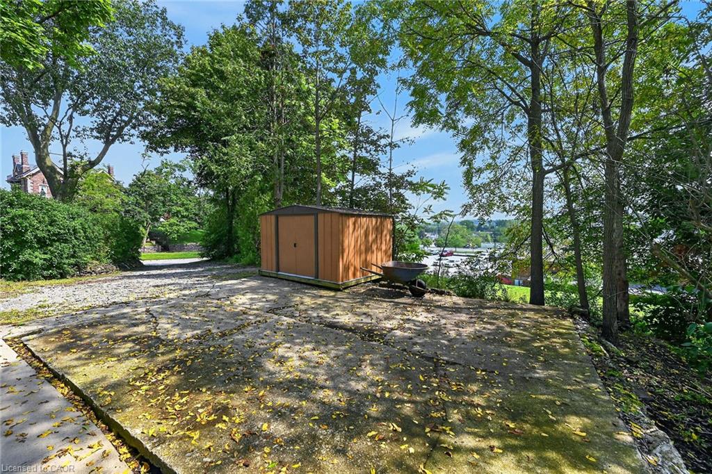15 St David Street W Property Photo 44