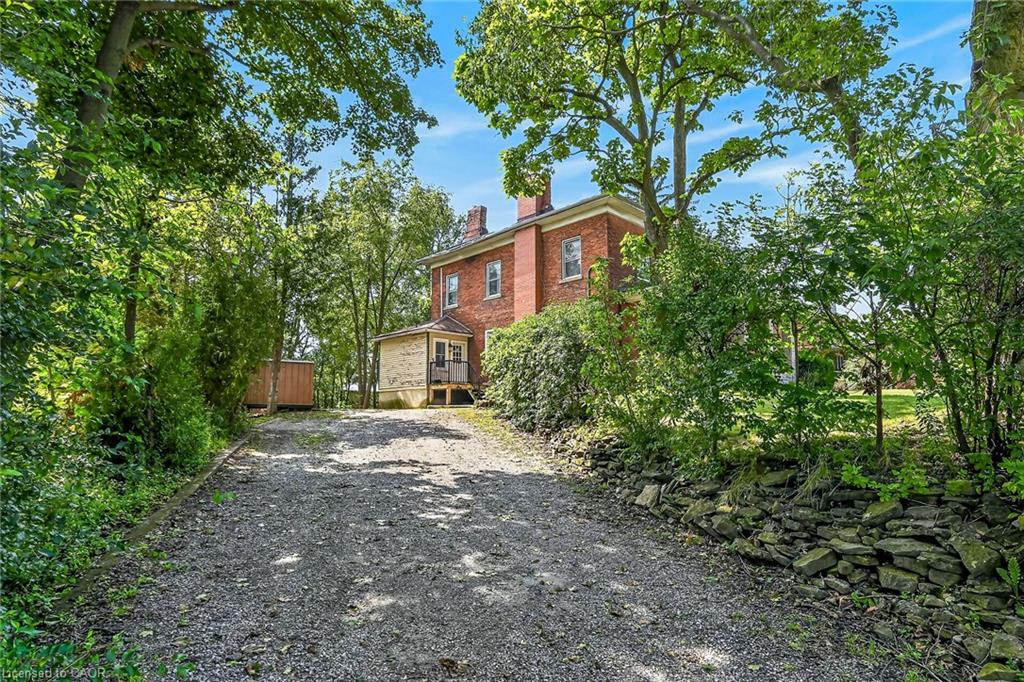 15 St David Street W Property Photo 45