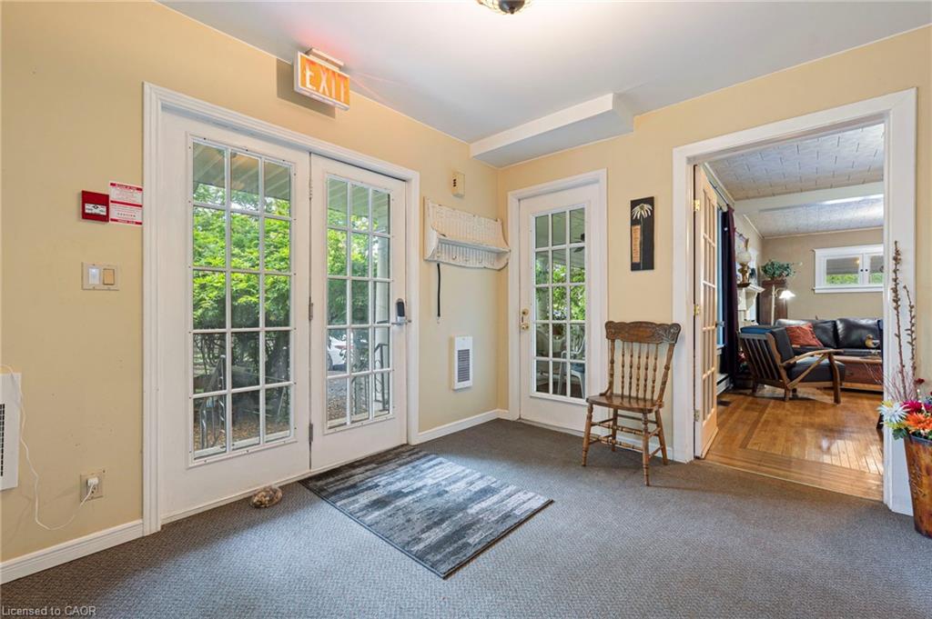1040 Bay Street Property Photo 8