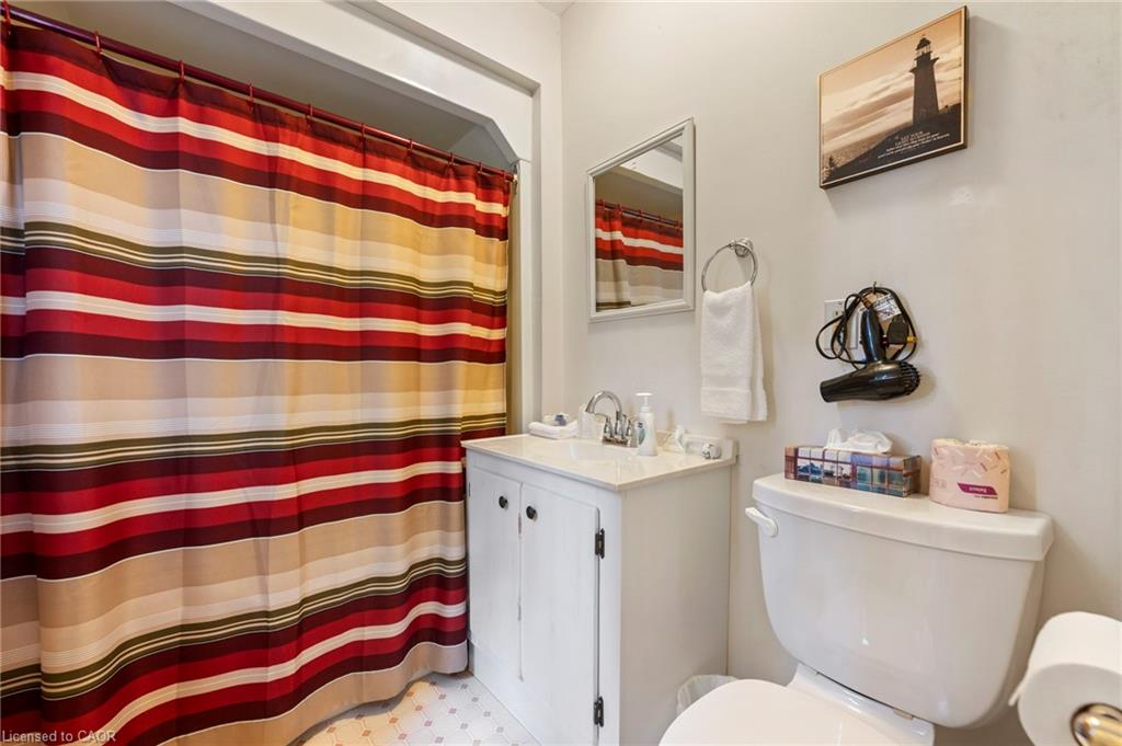 1040 Bay Street Property Photo 32