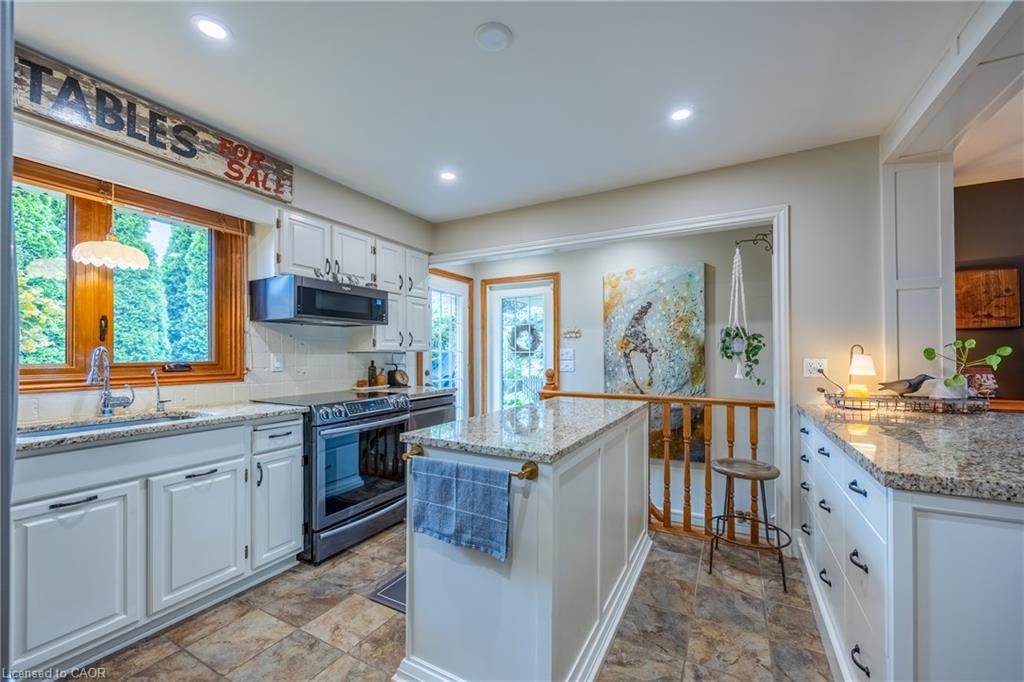 9 Sheridan Boulevard Property Photo 7