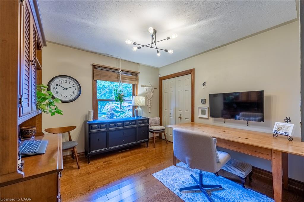 9 Sheridan Boulevard Property Photo 16