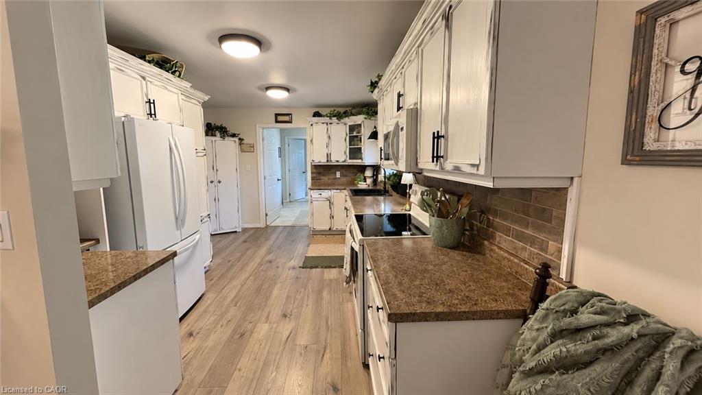 22815 Eastlawn Road Property Photo 6