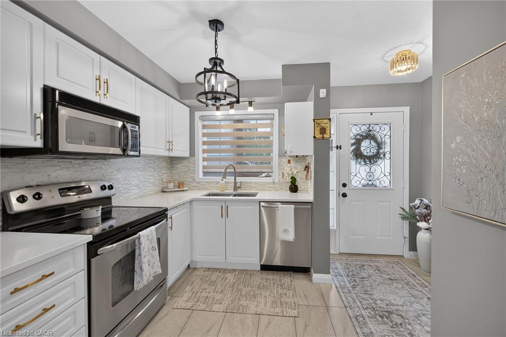 17-1328 Upper Sherman Avenue Property Photo 8