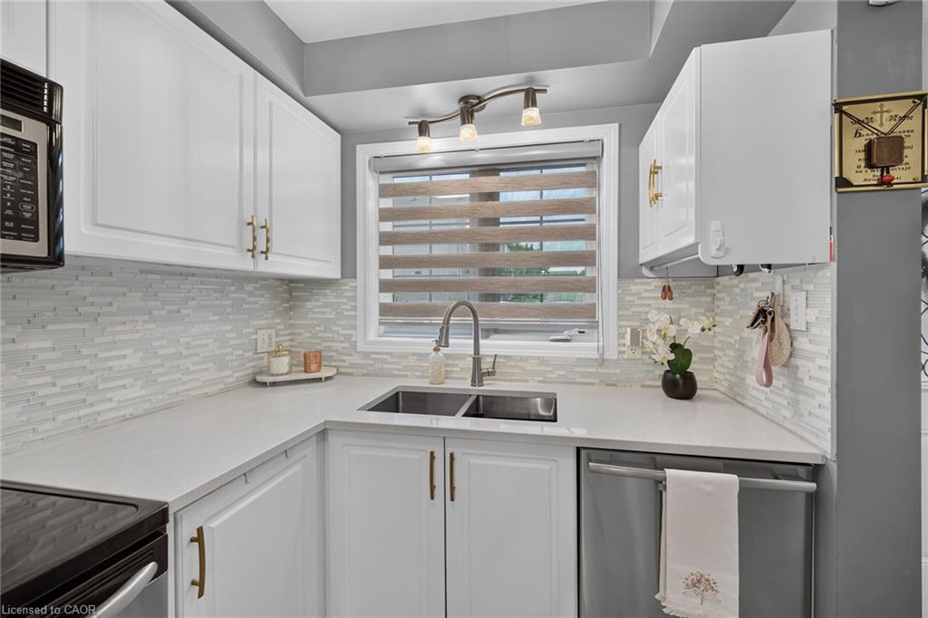 17-1328 Upper Sherman Avenue Property Photo 9