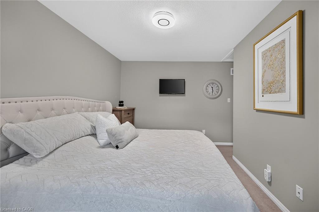 17-1328 Upper Sherman Avenue Property Photo 32