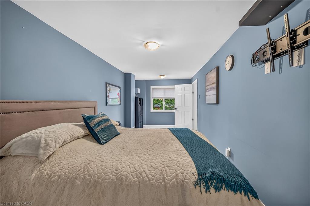 17-1328 Upper Sherman Avenue Property Photo 41